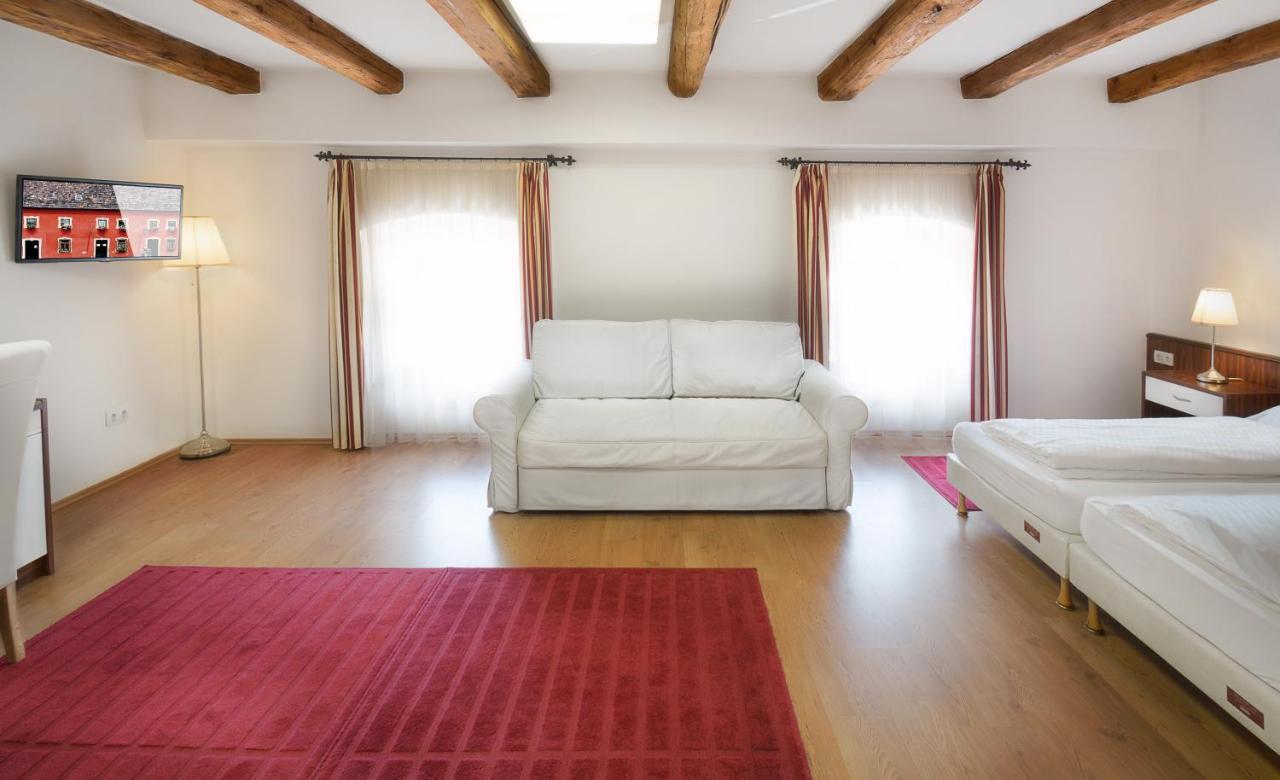 Rubra Panzio Bed and Breakfast Vác Eksteriør billede